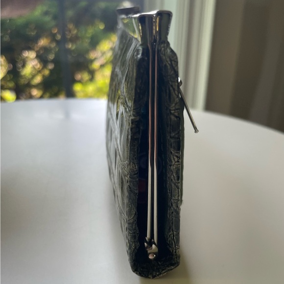 Green Clutch - Picture 3 of 4